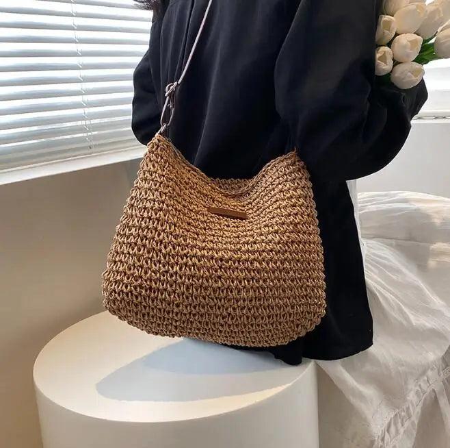 Beach Chic: Women’s Braided Basket Clutch – Perfect for Summer Parties! Carauana Store