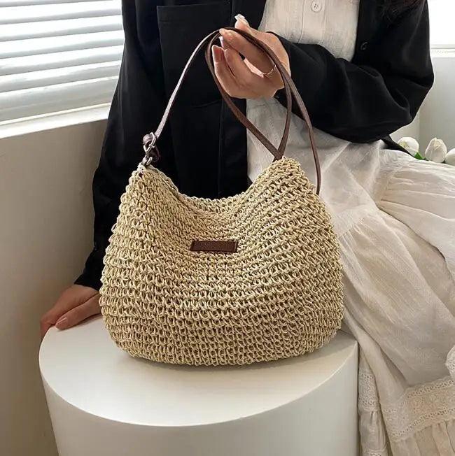 Beach Chic: Women’s Braided Basket Clutch – Perfect for Summer Parties! Carauana Store