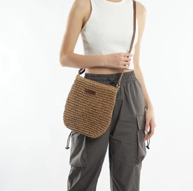 Beach Chic: Women’s Braided Basket Clutch – Perfect for Summer Parties! Carauana Store