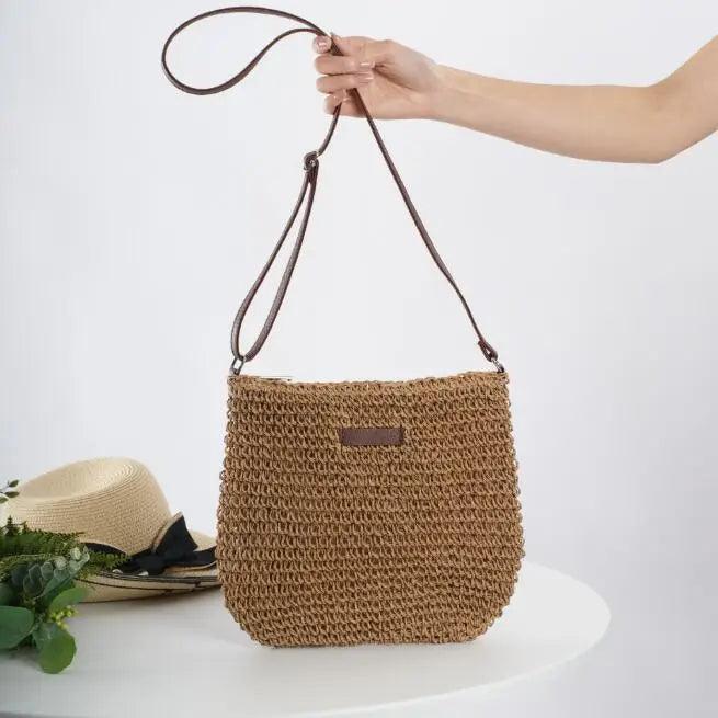 Beach Chic: Women’s Braided Basket Clutch – Perfect for Summer Parties!